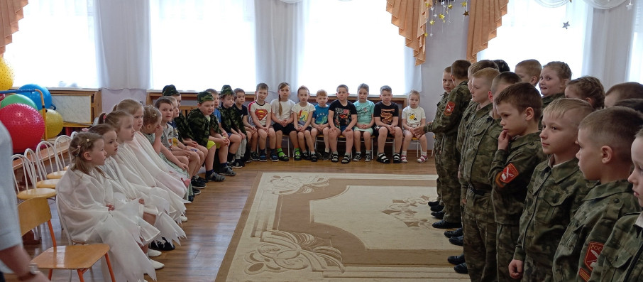 Встреча с кадетами Встреча с кадетами.